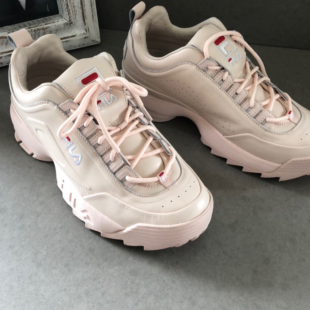 Fila peach/pink tennis shoes 9